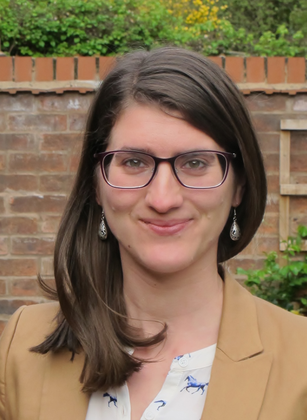 Tina Freyburg Portrait View